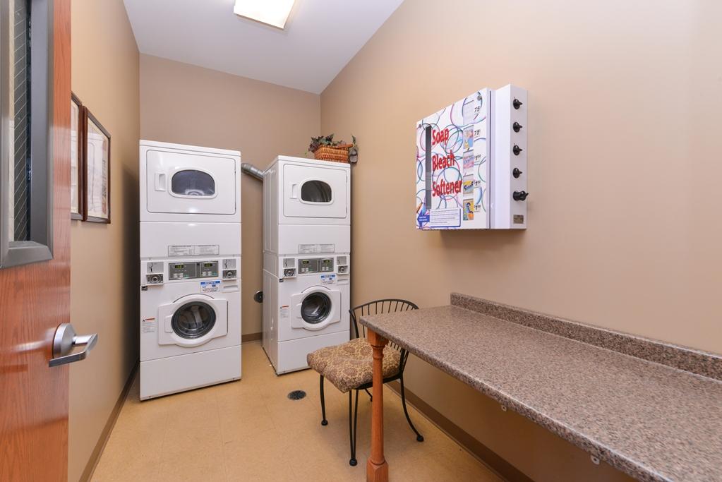 Country Hearth Inn & Suites אדוארדסוויל מתקנים תמונה