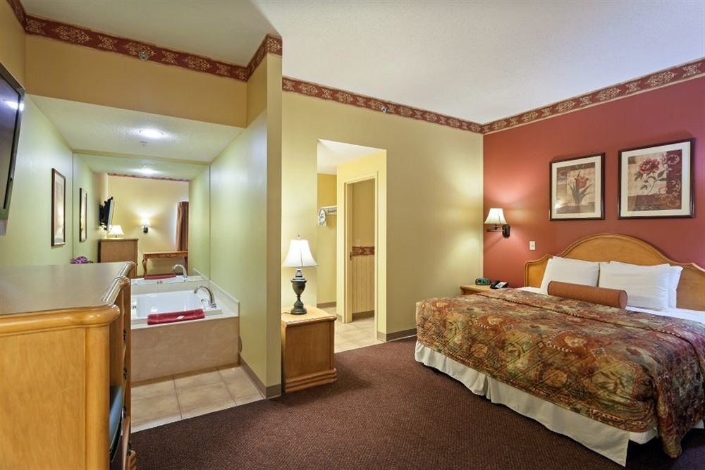 Country Hearth Inn & Suites אדוארדסוויל מראה חיצוני תמונה