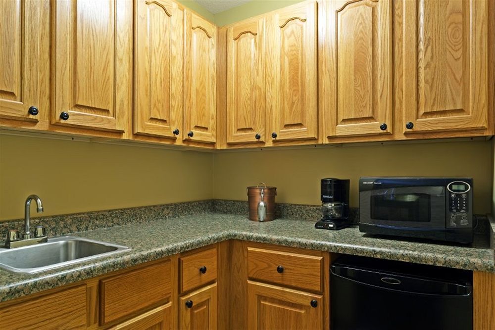 Country Hearth Inn & Suites אדוארדסוויל מראה חיצוני תמונה