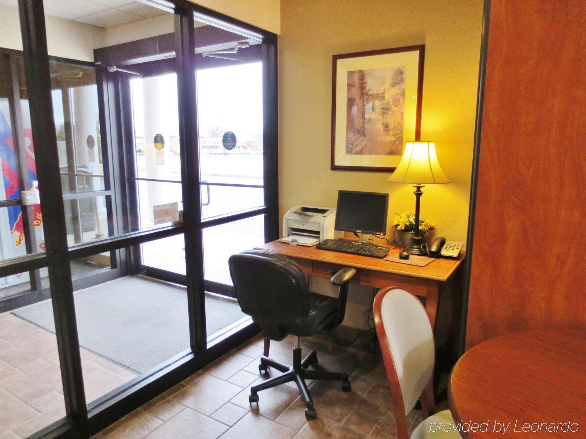 Country Hearth Inn & Suites אדוארדסוויל מראה חיצוני תמונה