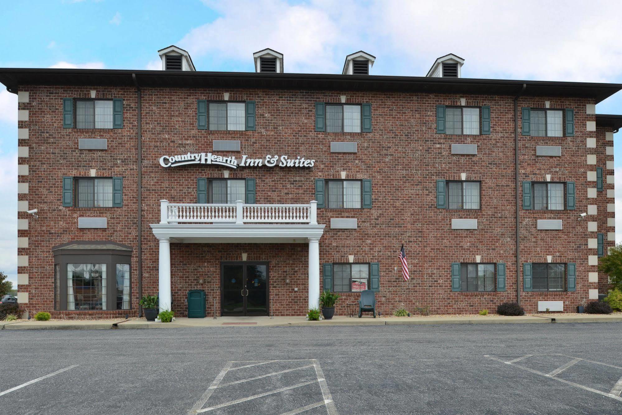 Country Hearth Inn & Suites אדוארדסוויל מראה חיצוני תמונה