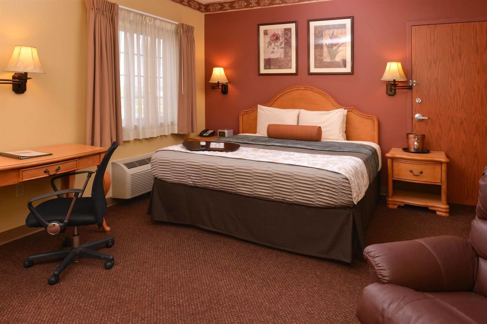Country Hearth Inn & Suites אדוארדסוויל מראה חיצוני תמונה