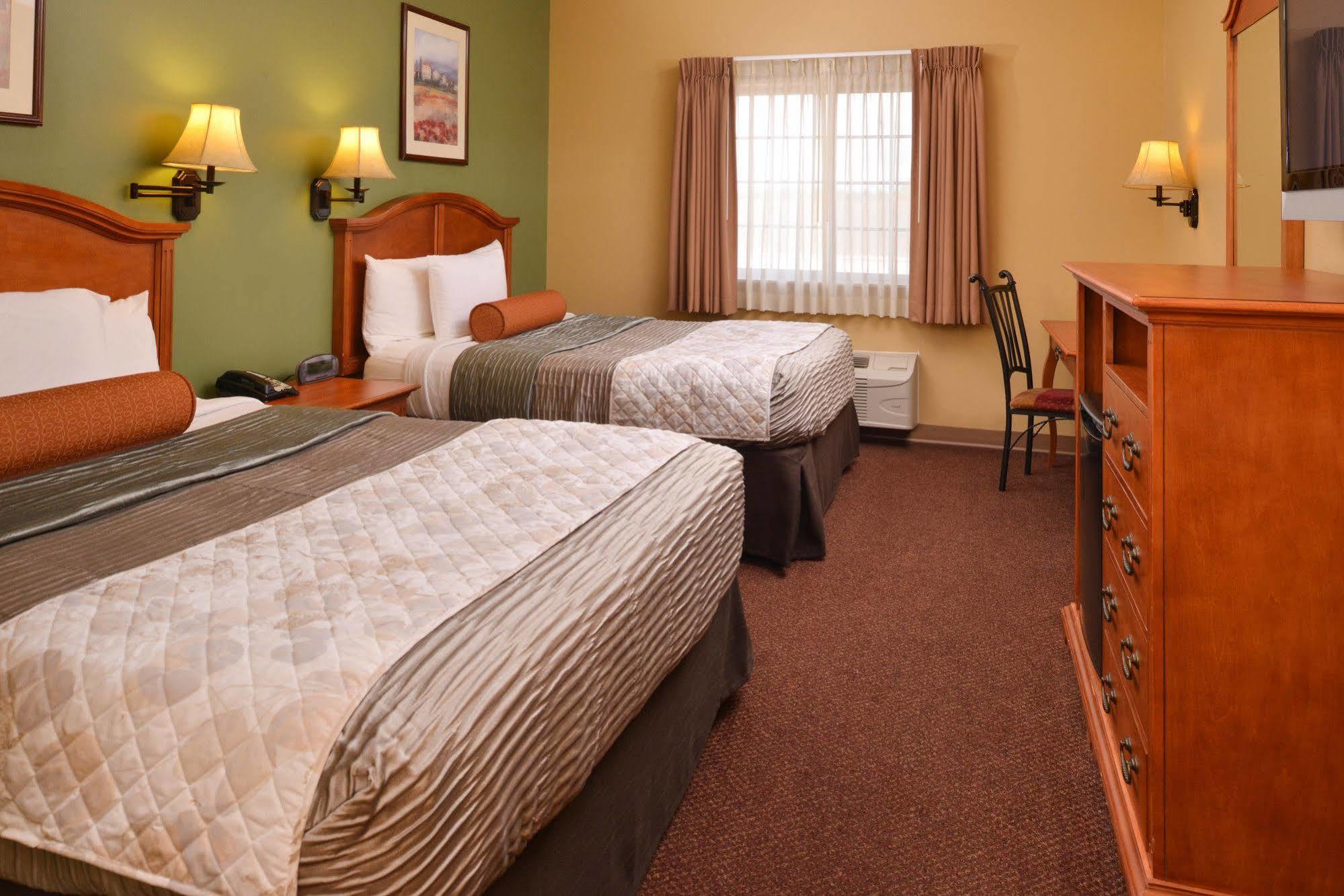 Country Hearth Inn & Suites אדוארדסוויל מראה חיצוני תמונה