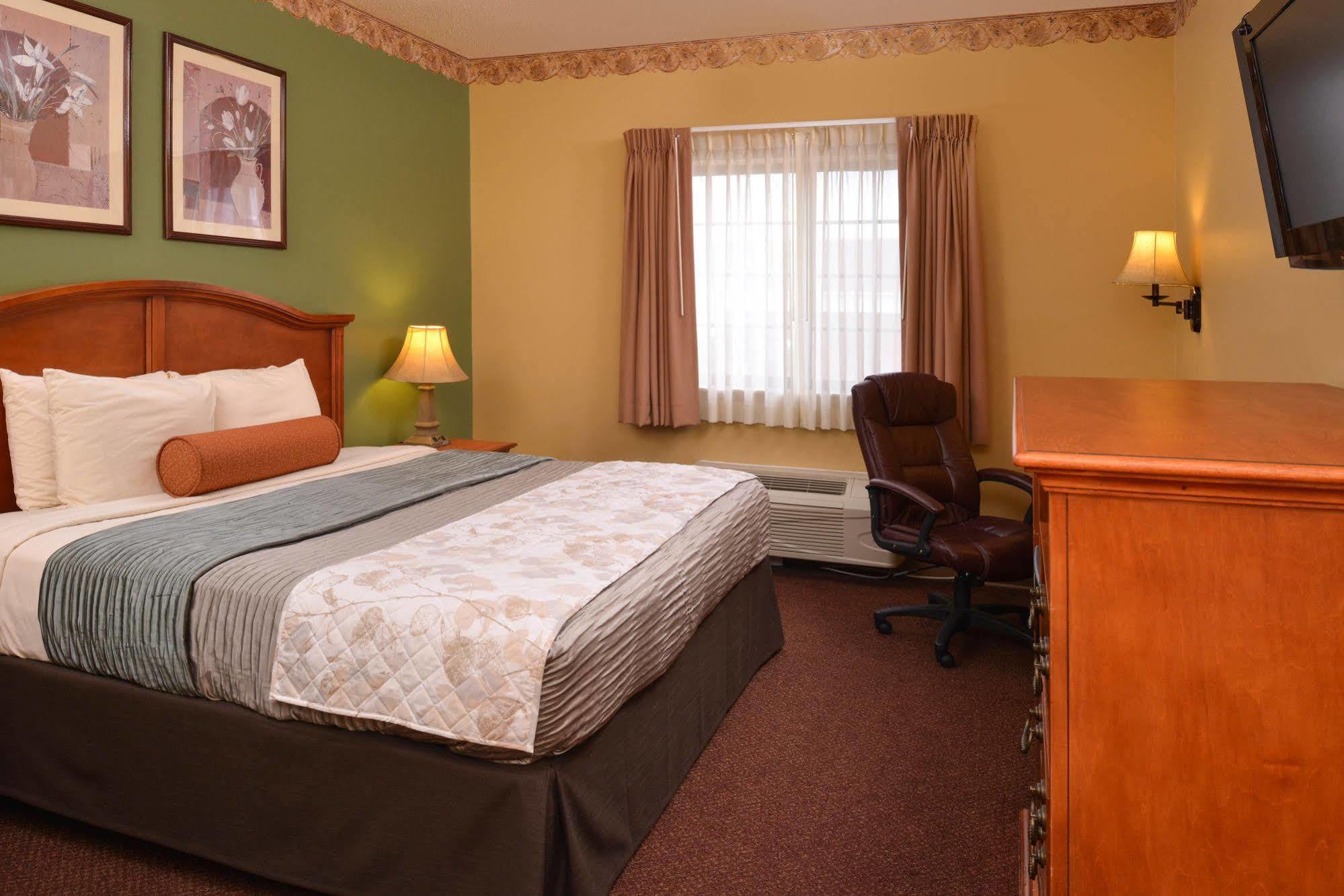Country Hearth Inn & Suites אדוארדסוויל מראה חיצוני תמונה